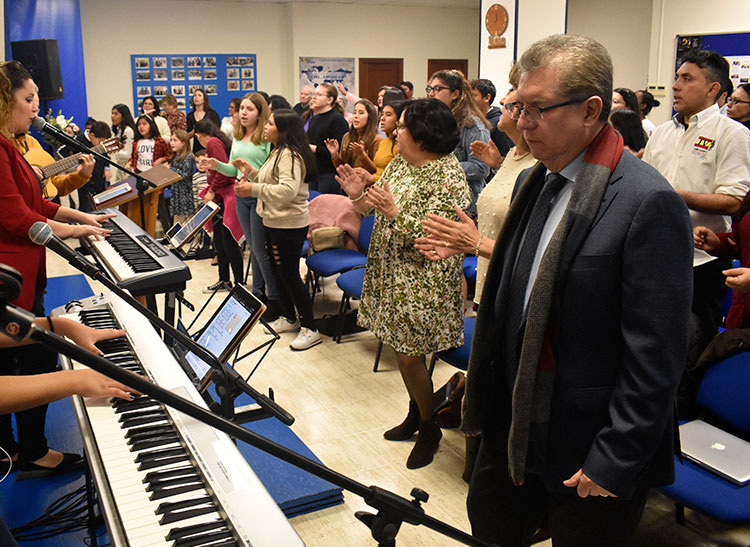 Visit of the pastor Aquiles Maza | Centro de Vida Cristiana